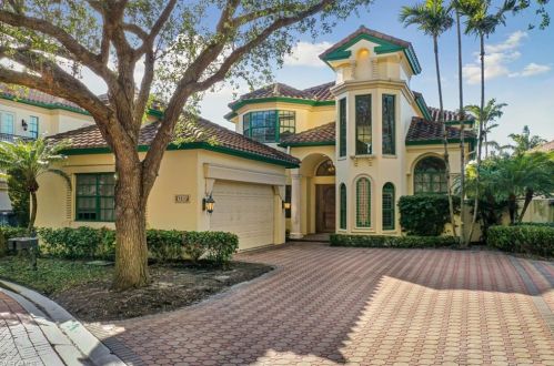 7817 Vizcaya Way, Naples, FL 34108-7533