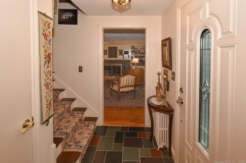 21 Brandy St, Manchester, CT 06043-7601