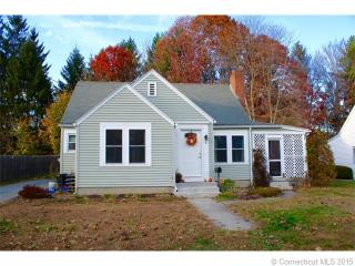 9 Vandale St, Putnam, CT 06260-1419