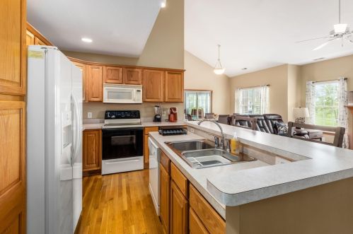 640 Concord Village Cir, Johnstown OH  43031-9194 exterior