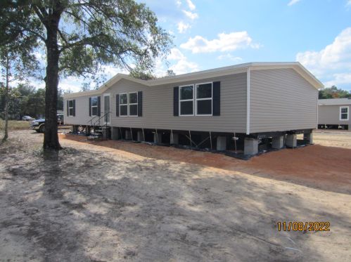 572 Shorey Dr, Defuniak Springs, FL 32433-8913