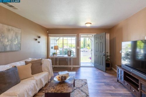 293 William Way, West Pittsburg CA  94565-4706 exterior
