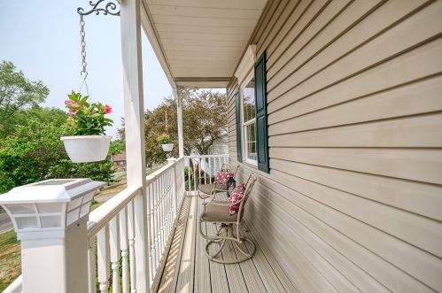 60 Marion Dr, Zelienople, PA 16063-9705