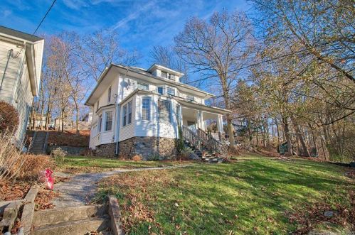 428 Columbia Boulevard Ext, Waterbury, CT 06704-1803