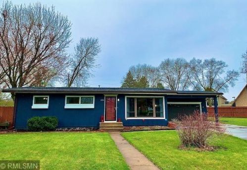 1310 Summer St, Hudson, WI 54016-2055
