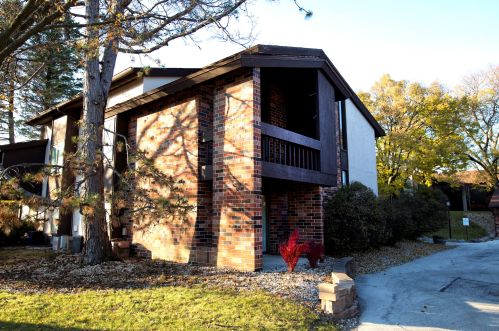 2420 Good Hope Rd, Milwaukee, WI 53209-2756