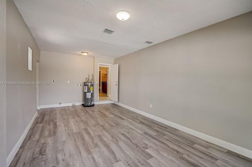 5730 199 St, Hialeah FL  33015-4933 exterior