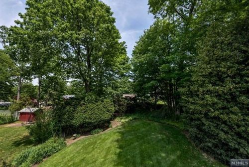 81 Mcnomee St, Oakland NJ  07436-2609 exterior