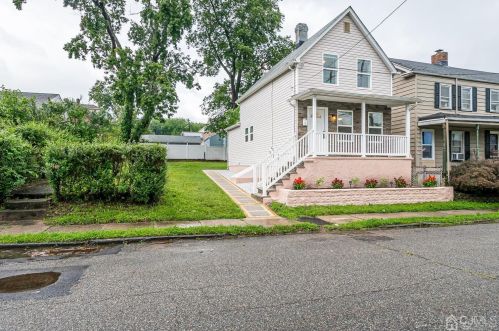211 Fulton St, Woodbridge, NJ 07095-2641