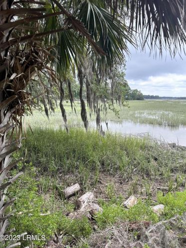 103 Hermitage Rd, Beaufort SC  29902-5321 exterior