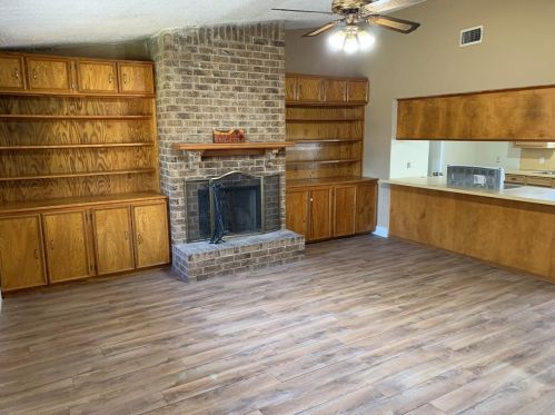 212 Creekside Cir, Athens, TX 75752-6444
