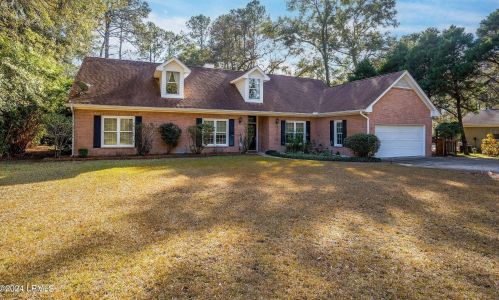 49 James F Byrnes St, Beaufort, SC 29907-1940