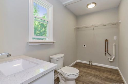 3 Marlin Dr, Waterford CT  06385-2605 exterior