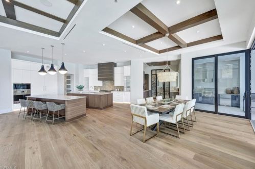 3401 Crayton Rd, Naples FL 34103-3515 exterior