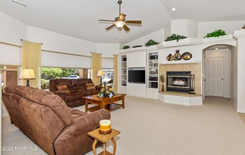 954 Aubrey Ln, Chino Valley, AZ 86323-3412