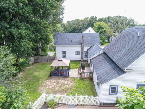 85 Broadway, Derry NH  03038-2019 exterior