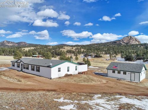 782 Hackamore Dr, Twin Rock, CO 80816-8711