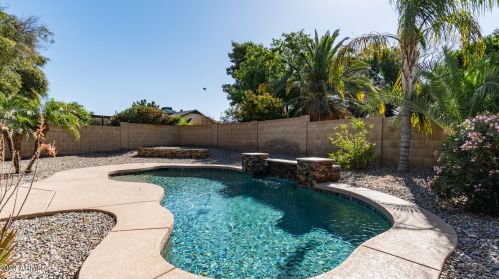 4449 Escuda Dr, Glendale, AZ 85308-7353