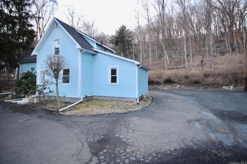 369 Route 17, Tuxedo Park NY  10987-4306 exterior
