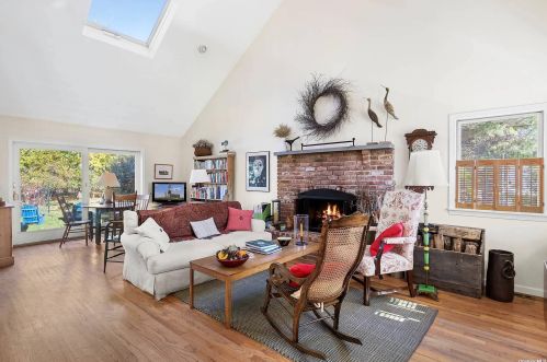 516 Madison Ave, Greenport, NY 11944-1547
