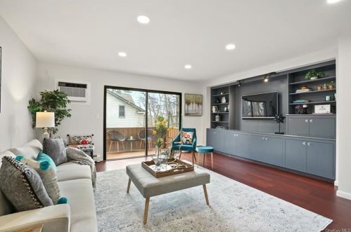 57 Hudson View Hl, Crotonville NY  10562-3329 exterior