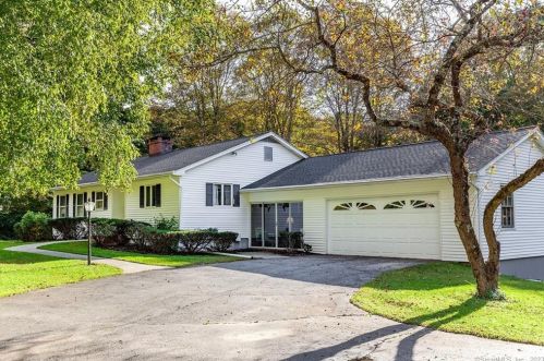1 Rabbit Ln, Brookfield Center, CT 06804-1313