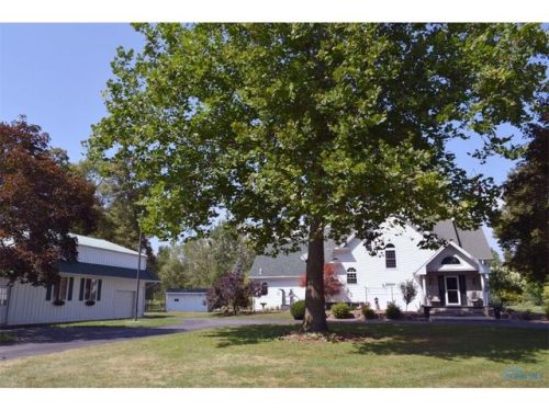 9204 Dorr St, Holland, OH 43528-8845