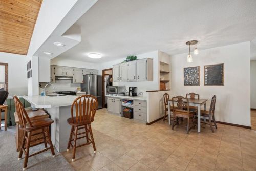 13565 Findlay Ave, Saint Paul MN 55124-8068 exterior