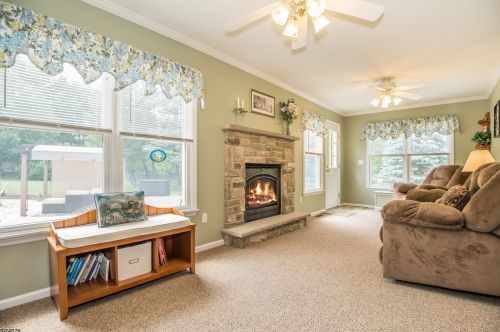 12 Country Meadow Rd, Hackettstown NJ  07840-5205 exterior