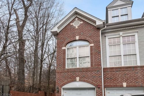 601 Donato Cir, Scotch Plains, NJ 07076-1074