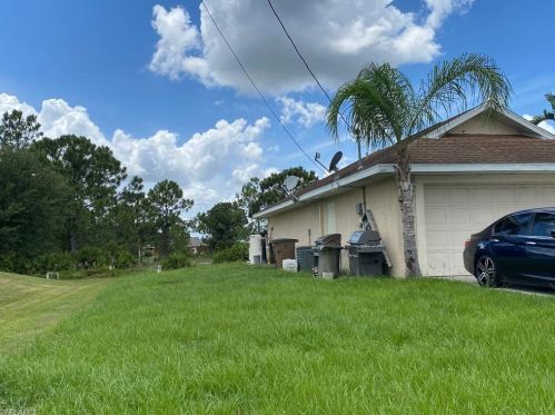 923 Sunniland Blvd, Lehigh Acres, FL 33971-5209