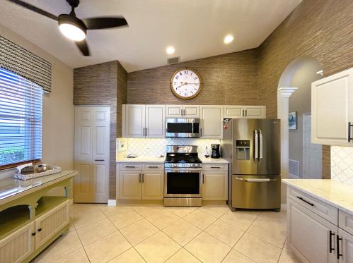 121 Lawton Rd, Fort Pierce FL  34986-2608 exterior