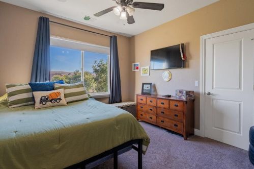 4025 Ashford Cir, Hollister CA  95023-8966 exterior