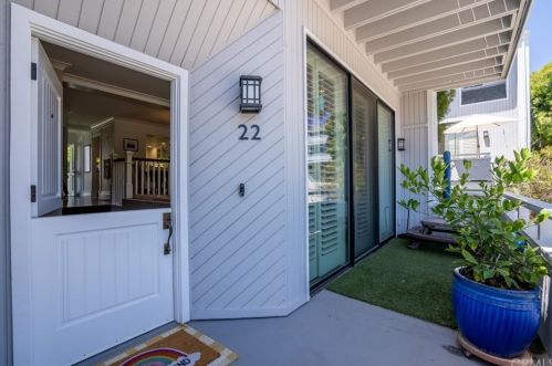 22 Swift Ct, Newport Beach, CA 92663-2302