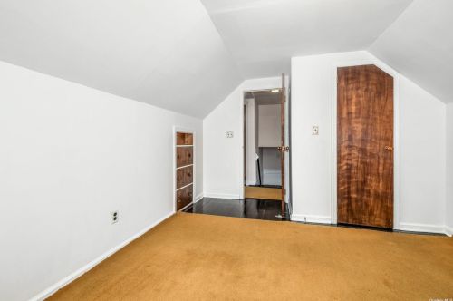 138 Wilton St, New Hyde Park NY  11040-3832 exterior