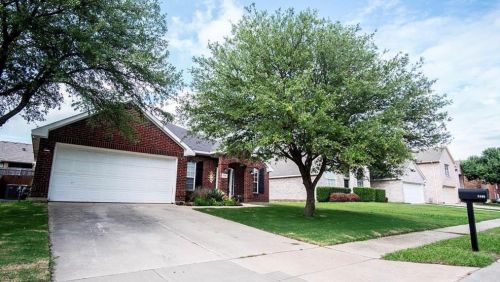 2405 Acorn Bnd, Denton, TX 76210-3851