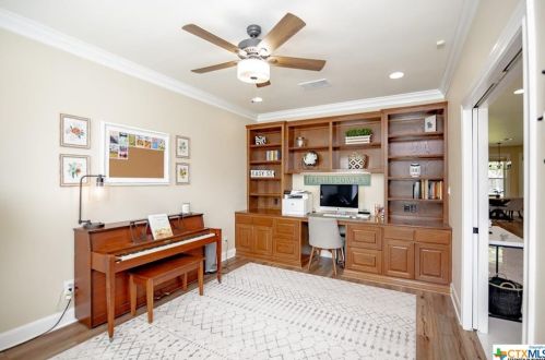 101 Legend Dr, Victoria TX  77904-3854 exterior