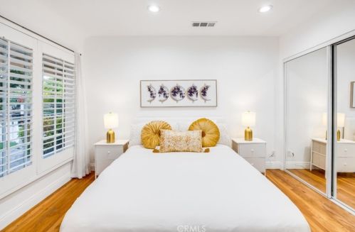 11814 Hesby St, North Hollywood CA  91607-3218 exterior