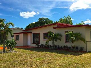 12035 20th Ave, Miami, FL 33167-2001