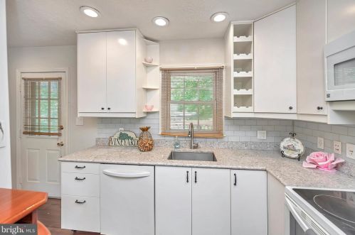 6103 Windsor Dr, Fredericksburg VA  22407-5036 exterior