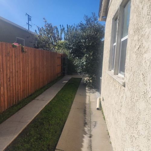 3541 Gaviota Ave, Long Beach, CA 90807-4921