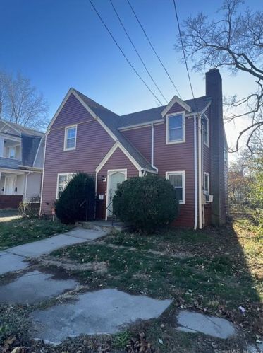 69 Pacific St, Bridgeport, CT 06604-2415