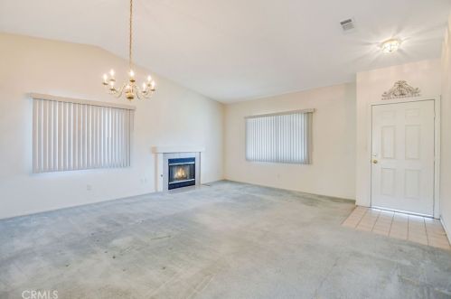 14258 Apple Creek Dr, Victorville, CA 92395-4655