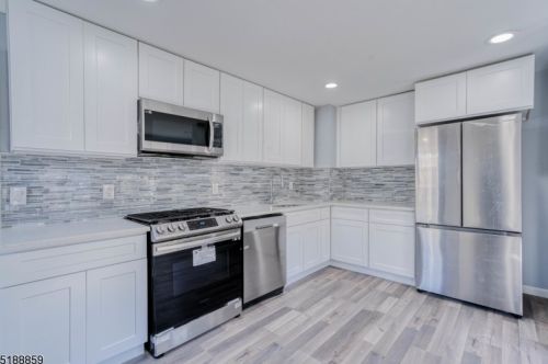 21 Ruth St, Irvington NJ  07111-2526 exterior