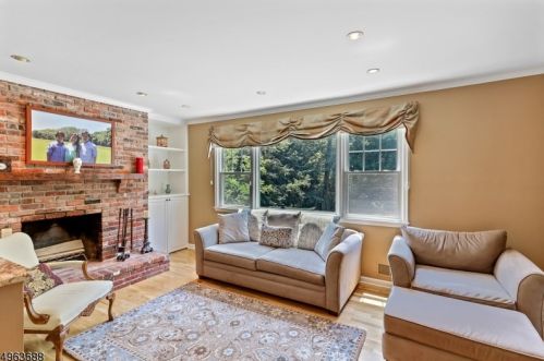 29 Maple Village Ct, Bernardsville NJ  07924-2509 exterior