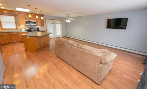 1530 Plum St, Boothwyn, PA 19061-3033