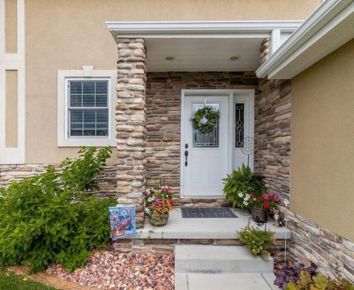 2902 Kickbush Dr, Valpo, IN 46385-7104