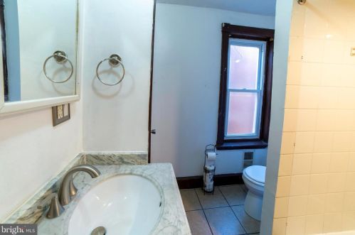 98 State St, Camden NJ  08102-2109 exterior