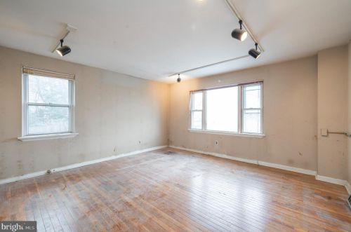142 Springfield Ave, Cynwyd, PA 19004-1931