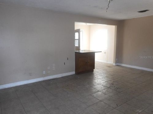 1763 New Hampshire Ave, Saint Petersburg, FL 33703-3347